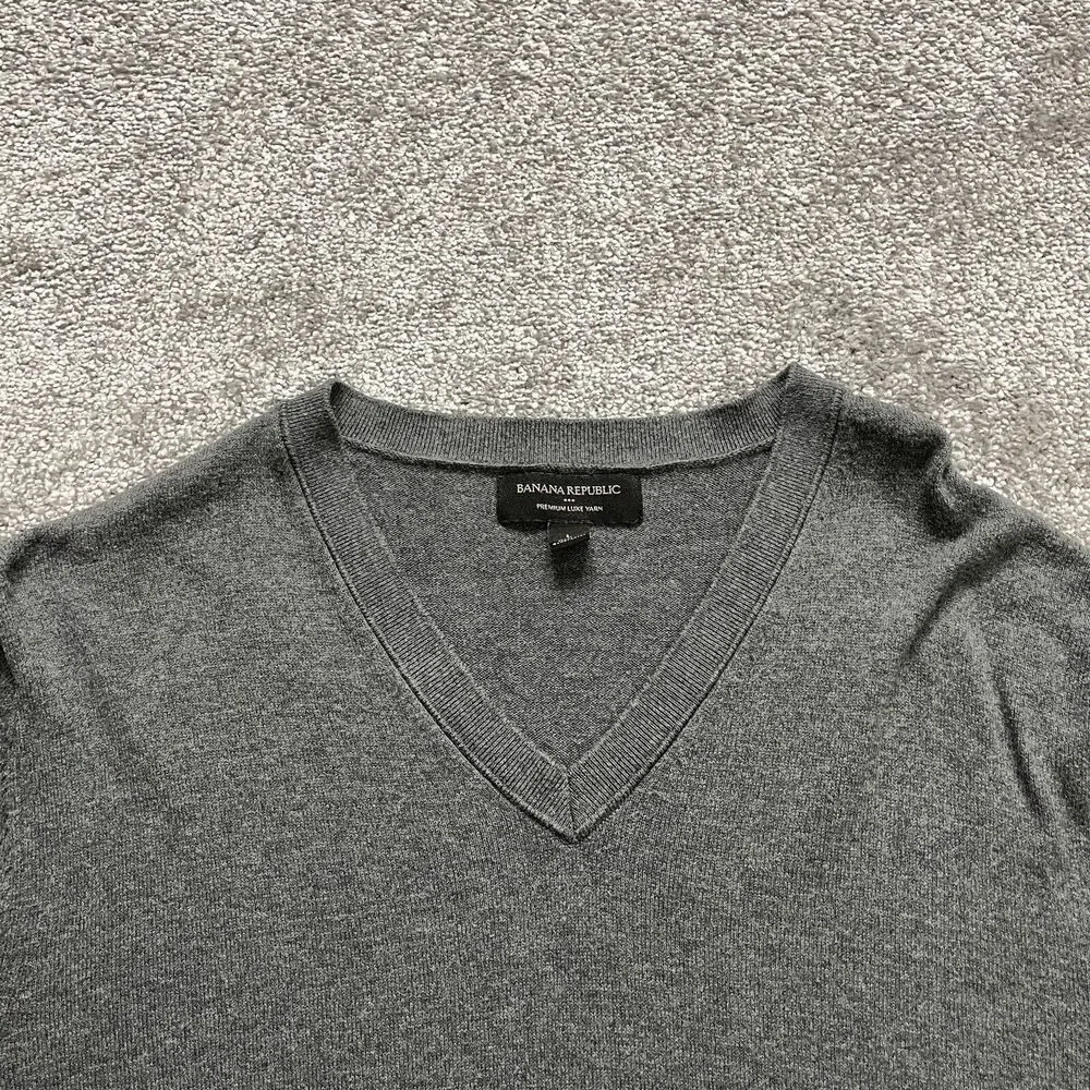 Banana Republic Sweater Mens Large Gray V Neck Premium Luxe Yarn Silk Cashmere